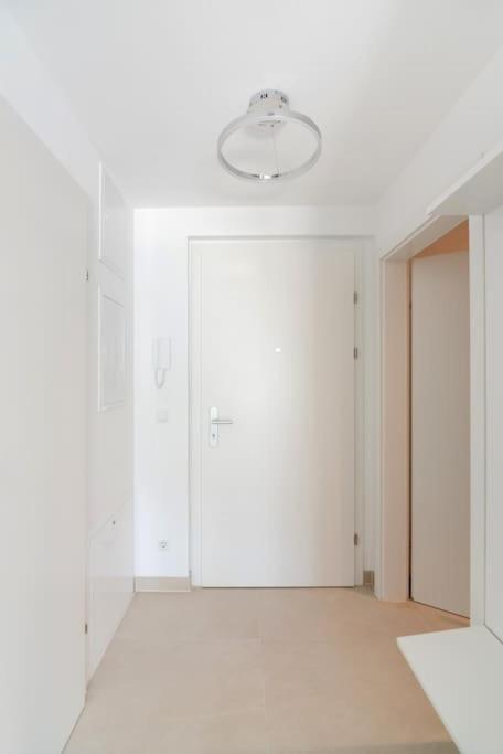 Apartamento Neu Und Hell In Zentraler Ruhelage Mit Parkplatz Viena Exterior foto